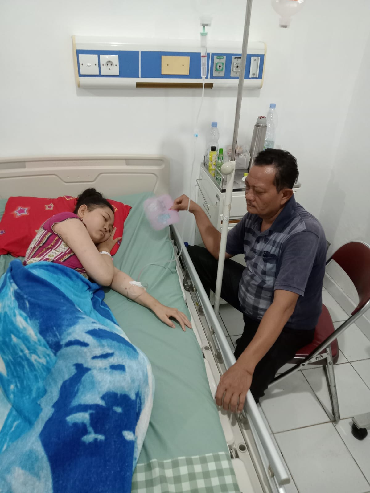 Idap Anemia Aplastik, Remaja Putri Butuh Bantuan Operasi Pencangkokan Sumsum Tulang Belakang 