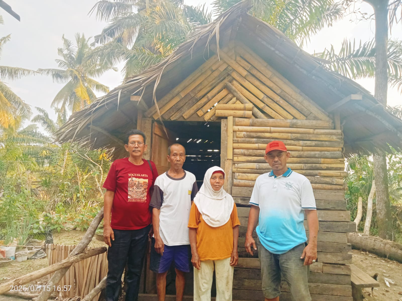Sepasang Lansia di Seluma Bertahan di Gubuk Bambu 2x2 Meter