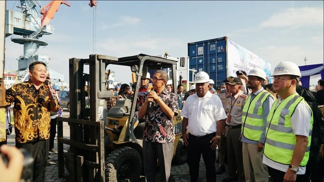 Tingkatkan Kesejahteraan, Gubernur Rohidin Akomodir Mobil Operasional Untuk TKBM Pelabuhan Pulau Baai