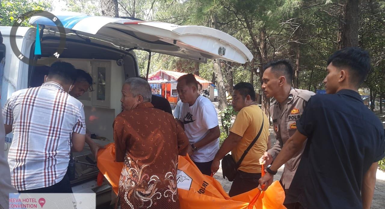 Pensiunan Bank Ditemukan Meninggal Dunia Di Pinggir Pantai