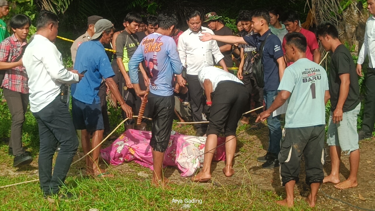 Heboh, Sesosok Mayat Laki-laki Mengapung di Muara Cuming Pasar Seluma 