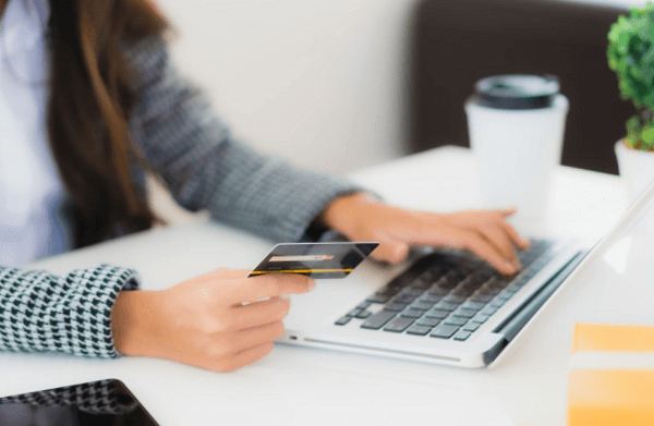 Ini Perbandingan Paylater Vs Kartu Kredit, Mana Lebih Untung? 