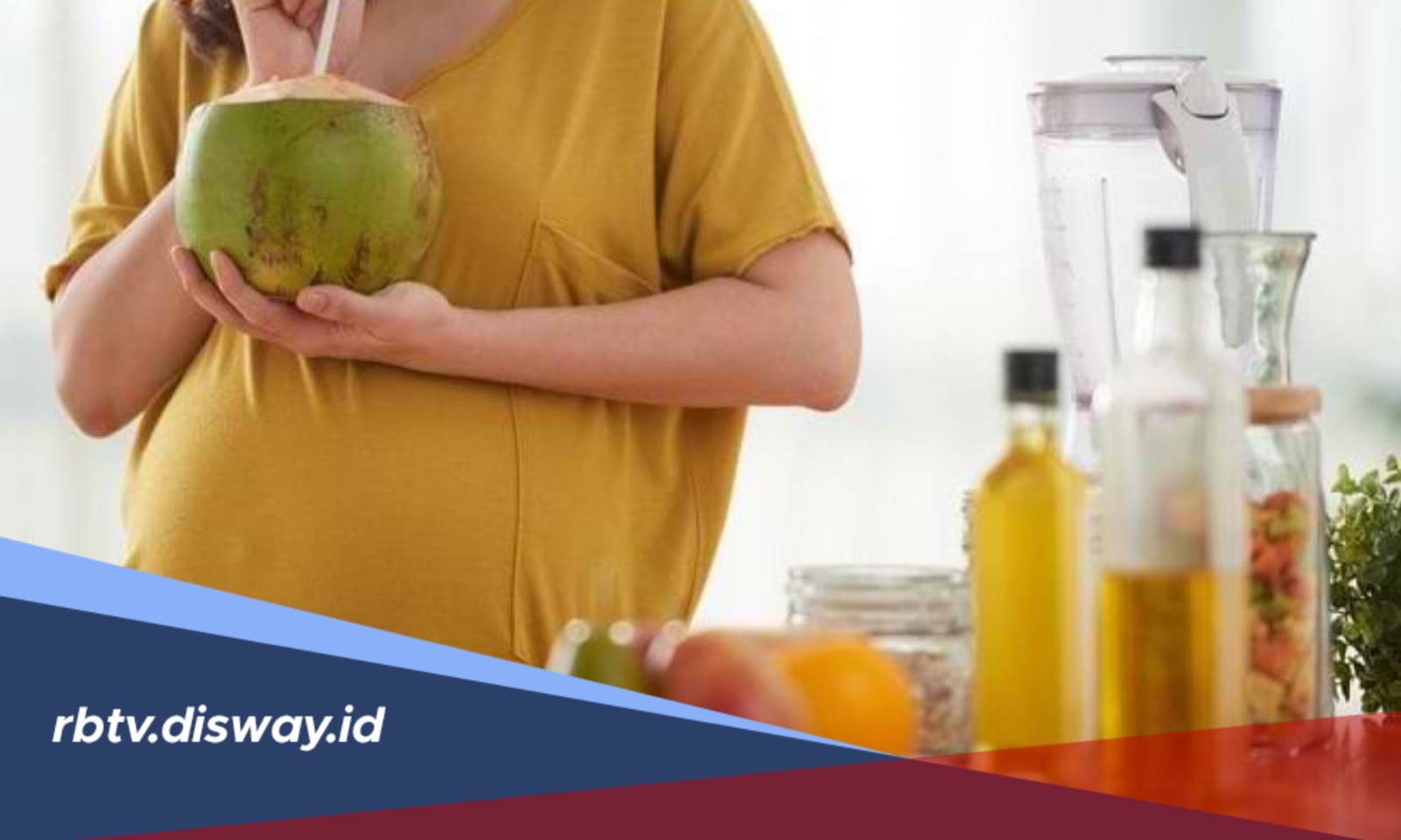 Mitos atau Fakta, Minum Air Kelapa saat Hamil Bisa Buat Bayi Putih Bersih?