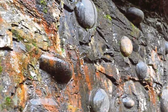 Ada Gunung Bertelur di China Jadi Fenomena Unik, Ini Penjelasanya