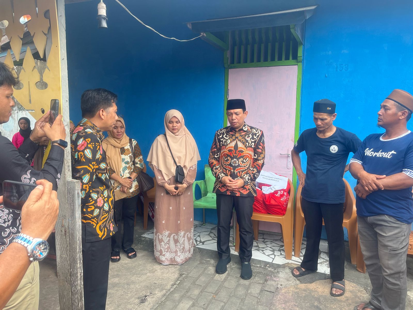 Walikota Bengkulu Bantu Semen, Seng hingga Pakaian untuk Korban Kebakaran