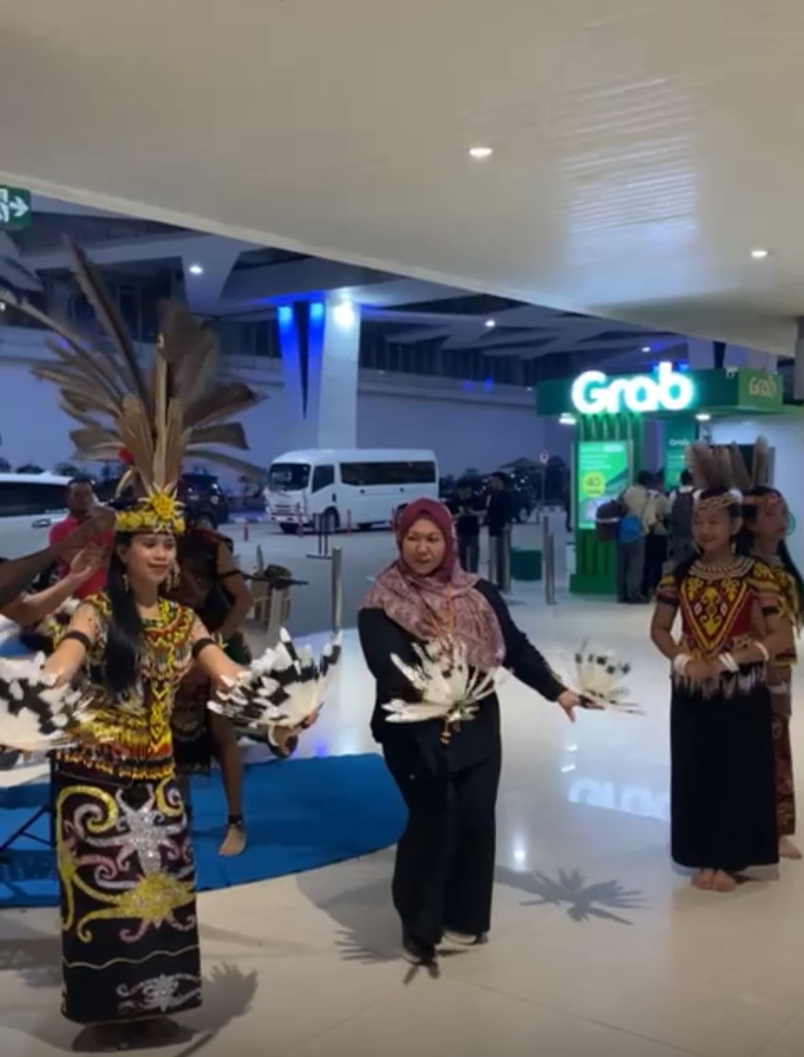 Bawa Nama Kota Bengkulu, Ny. Dian Fitriani Wahyudi Menari Elok di Kalimantan Timur