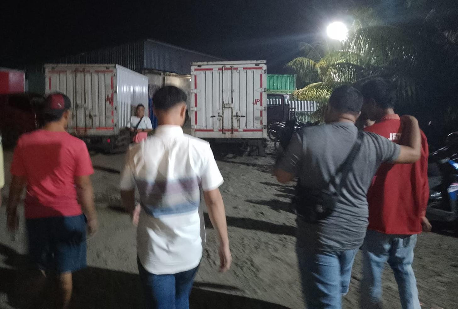 Paket Berisi 15 HP Ditukar Minuman Gelas Kemasan, Kurir Ini Ditangkap Resmob Macan Gading Polresta Bengkulu