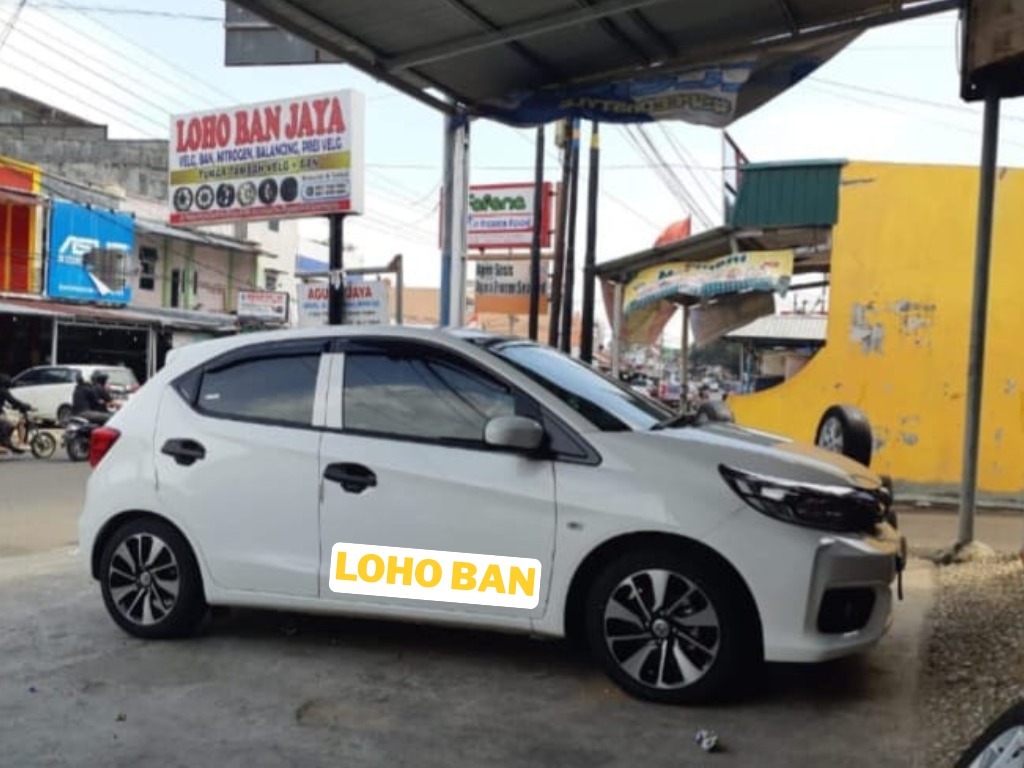 Butuh Ban dan Velg Mobil Semua Tipe? Loho Ban Solusinya, Harga Paling Murah Kualitas Luar Biasa