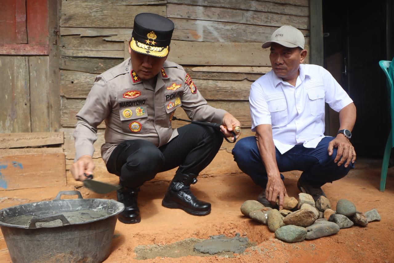 Tuntaskan Program Bedah Rumah, Kapolda Bengkulu Groundbreaking Empat Unit Rumah