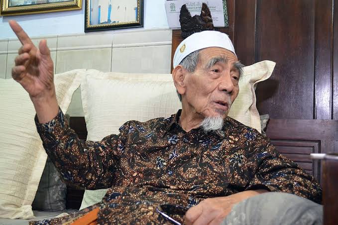 Amalan Pelunas Utang dari Mbah Moen, Lakukan Setelah Sholat Subuh, Utang Lunas Tidur pun Pulas