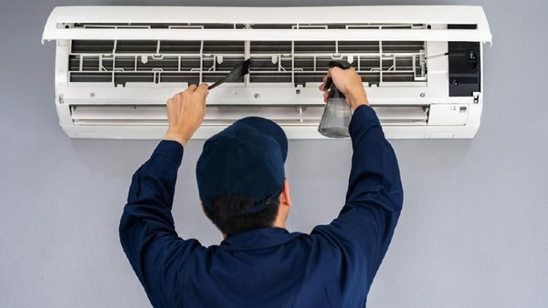 8 Signs Your Home Air Conditioner Needs Replacing or Repairing