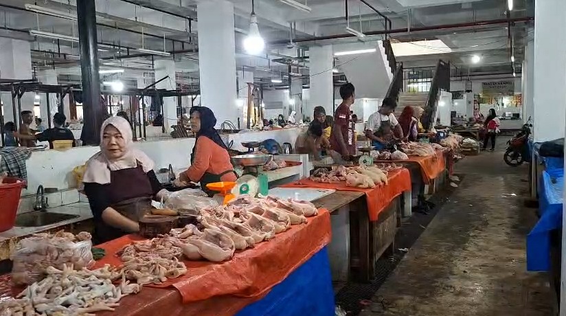 Harga Ayam Potong di Arga Makmur Meroket, Pedagang Keluhkan Penjualan Menurun