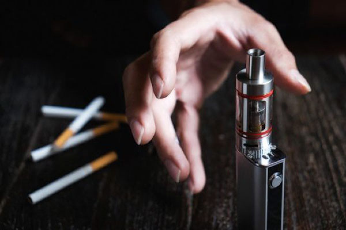 Masih Beranggapan Lebih Aman Dibanding Rokok Konvensional? Ini Dampak Buruk Vape Bagi Kesehatan