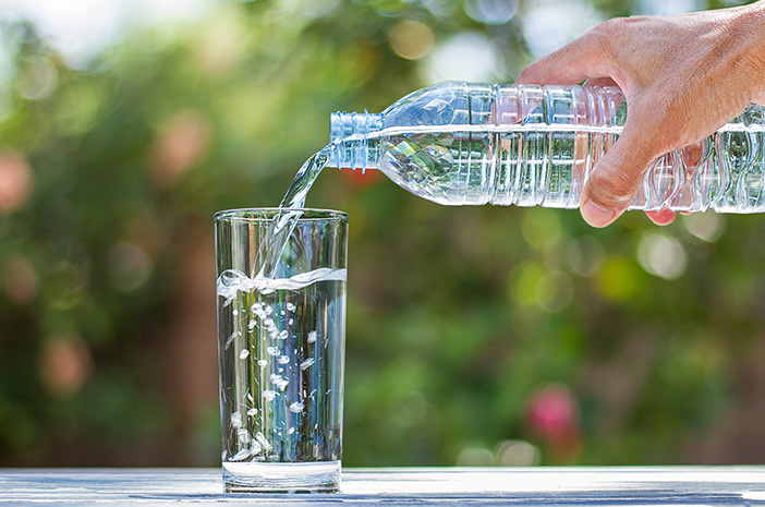 Rekomendasi Air Mineral pH Tinggi yang Baik untuk Kecantikan, Coba Rutin Dikonsumsi