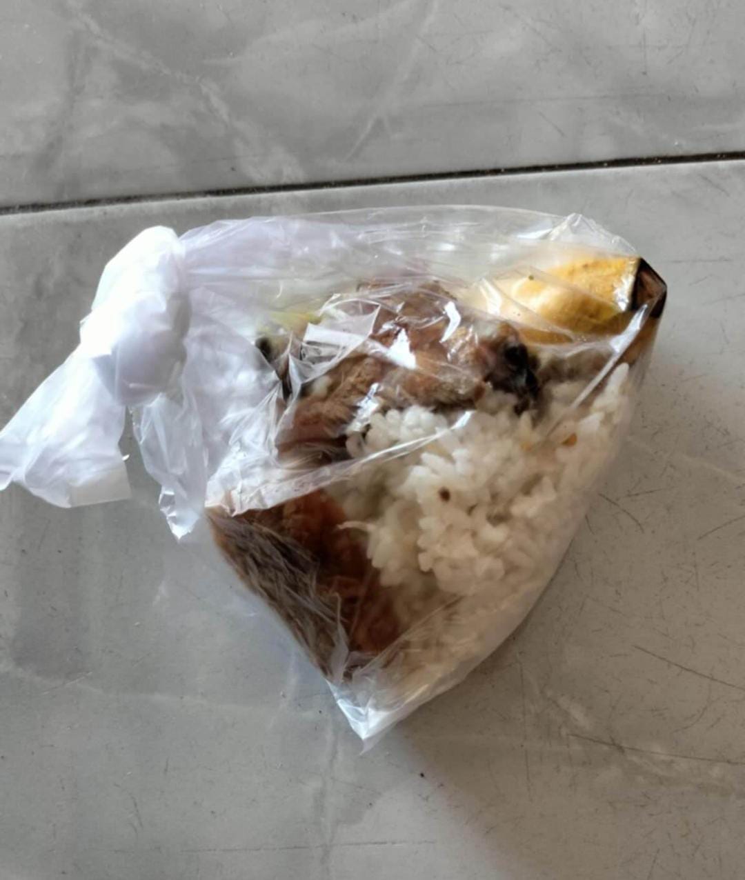 Miris...! Program Makan Gratis di Kaur 'Hanya Dibungkus Plastik'