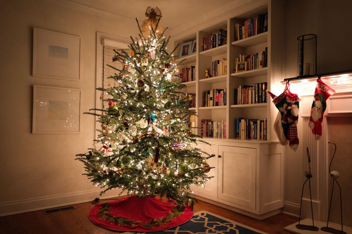 Christmas Is Coming, Here Are 10 Tips for Decorating a Beautiful Christmas Tree