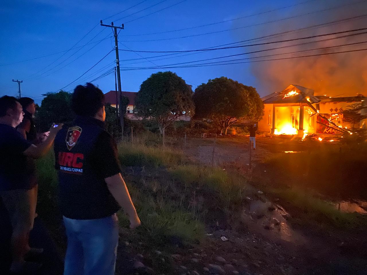Jumat Pagi, Dragon House Karaoke di Mukomuko Terbakar