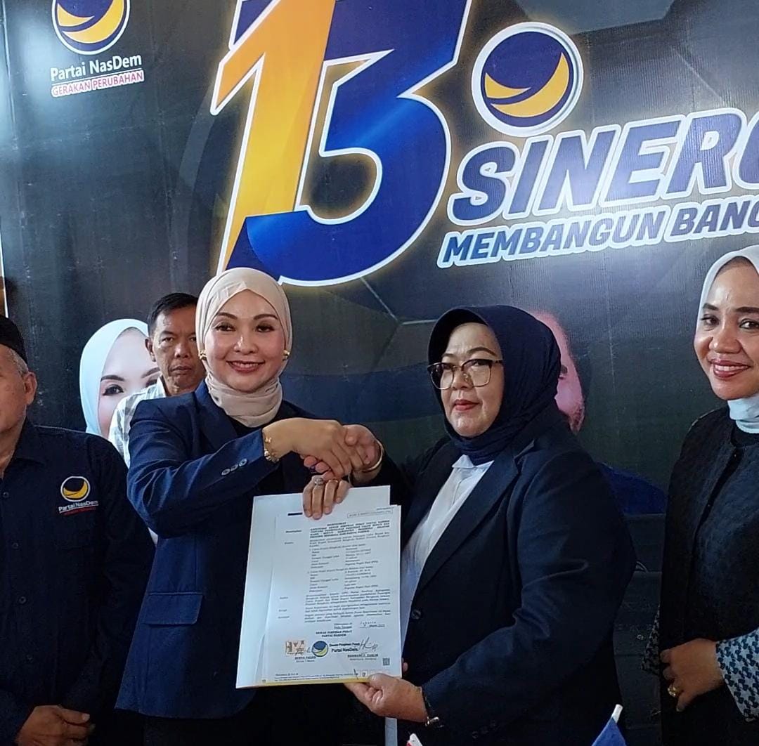 Suryatati Terima SK dari DPP Nasdem, Senin Sore Daftar ke KPU Bengkulu Selatan