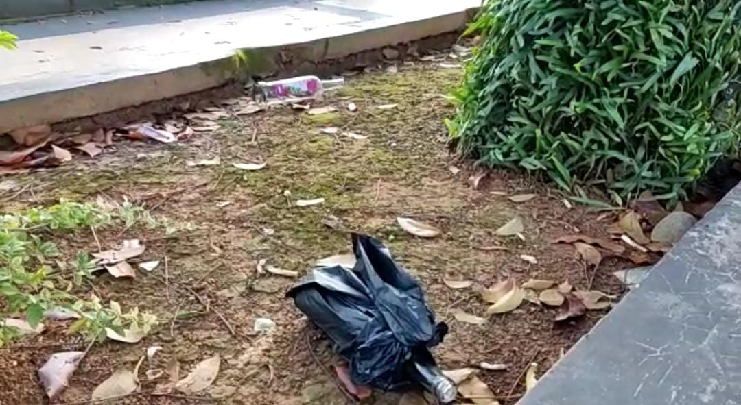 Lapor Pak, di Kawasan Jalan S Parman Banyak Botol Miras