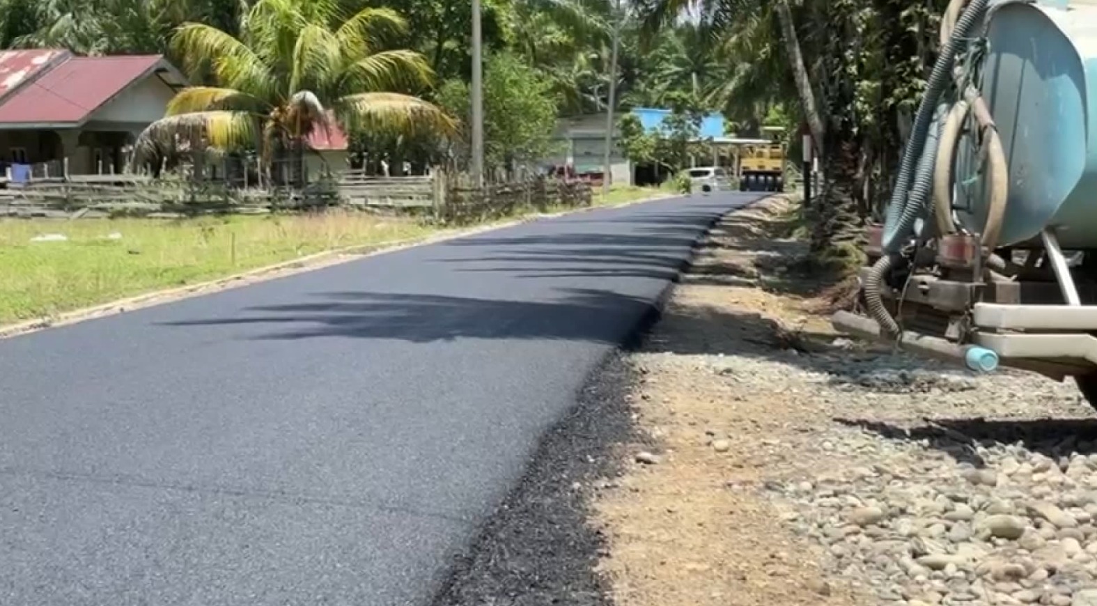 Progres Pembangunan Jalan Hotmix di 10 Titik Ruas Jalan di Mukomuko Capai 56 Persen