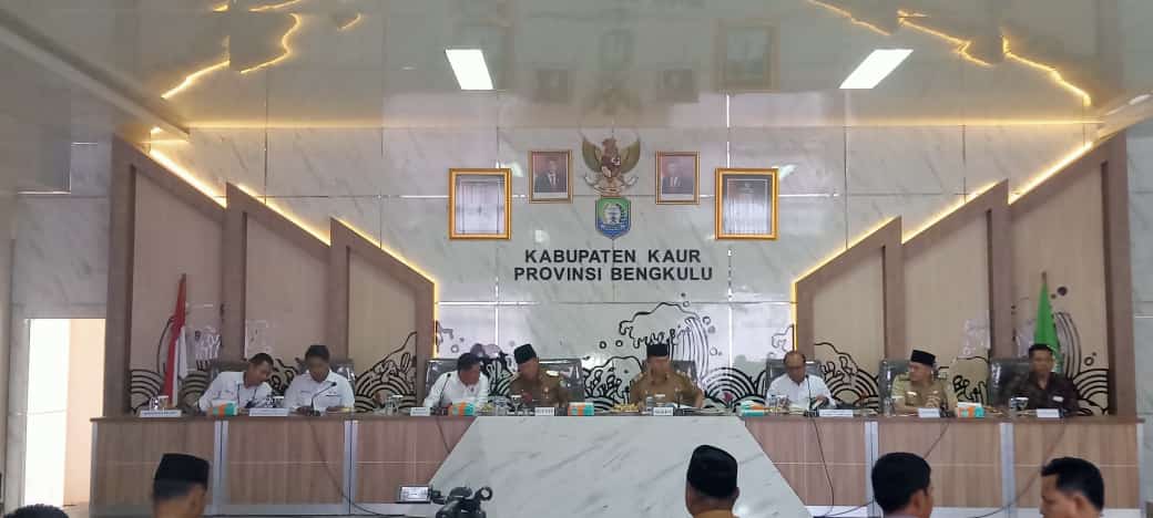 Ada Warga Belum Serahkan Lahan Untuk Jaringan Listrik, Bupati Kaur Ancam Tempuh Jalur Hukum