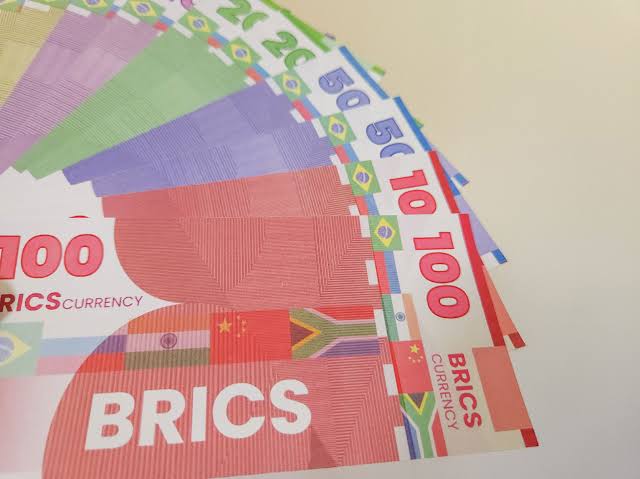 Mata Uang Baru BRICS Resmi Diluncurkan, Tanda Berakhirnya Kejayan Dollar AS?