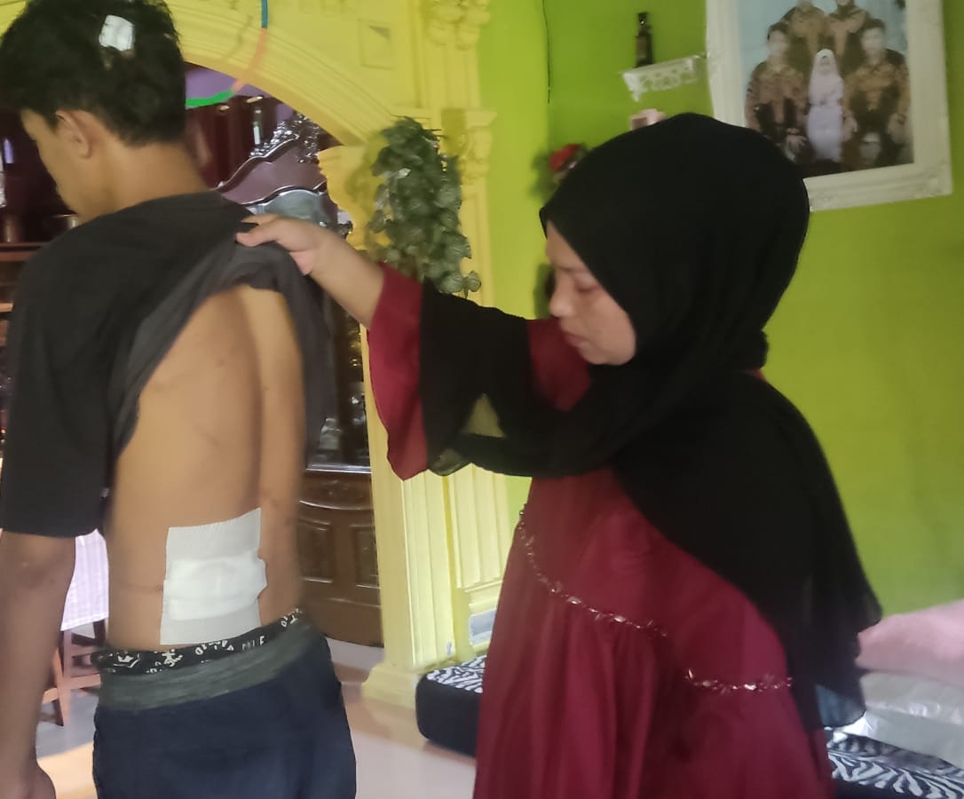 Remaja Surabaya Ini Dicambuk dan Ditusuk Senjata Tajam Hingga Pingsan, Pelakunya Belasan Orang