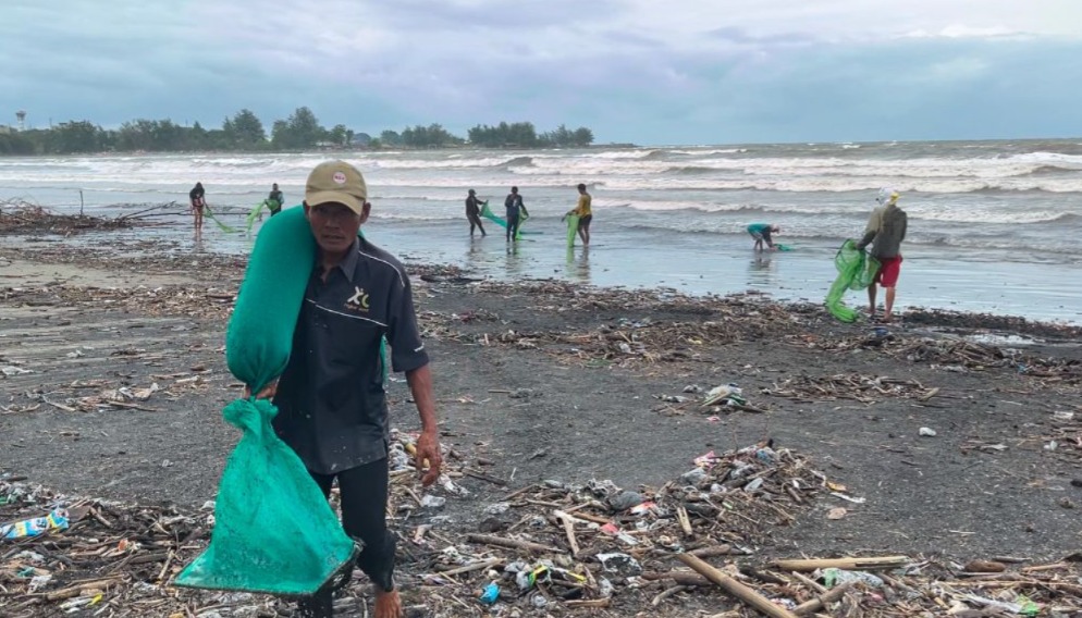 Nelayan Bengkulu Berhenti Melaut, Banting Setir Cari Mutiara Hitam