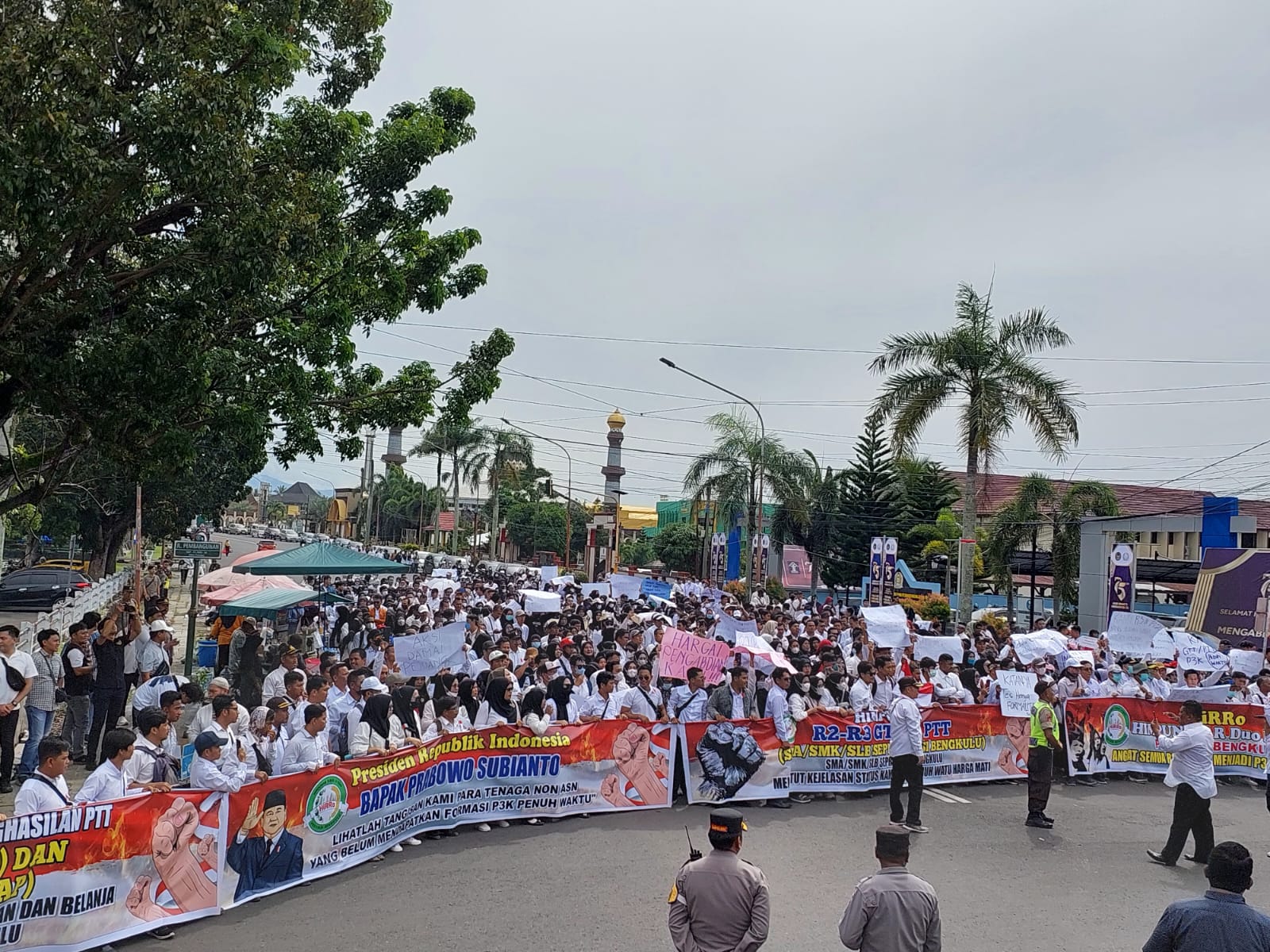 Ribuan Honorer dan PPPK Demo di Kantor Gubernur Bengkulu, Ini Permintaannya