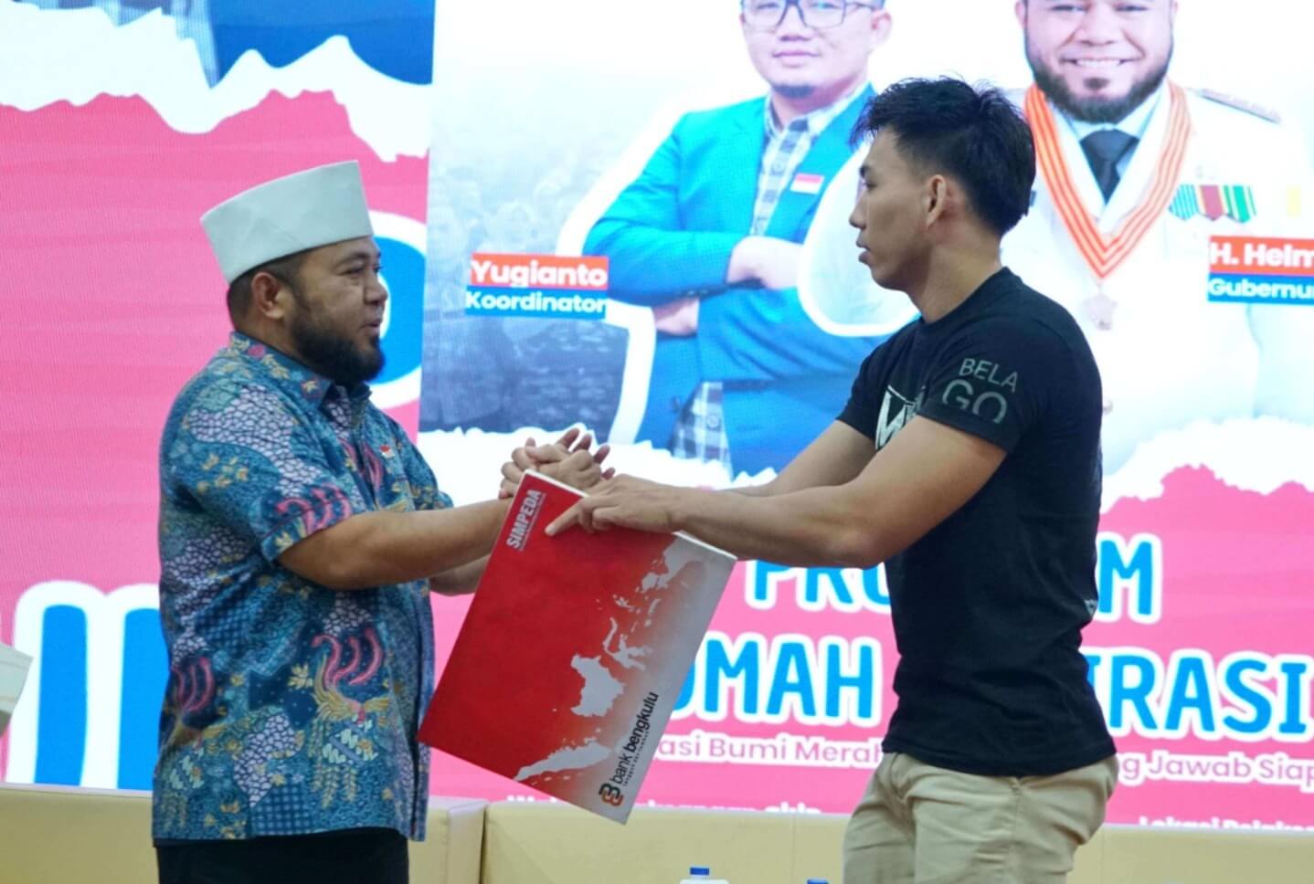 Gubernur Helmi Hasan Undang Fighter MMA Bengkulu Deni Arif dan Beri Reward
