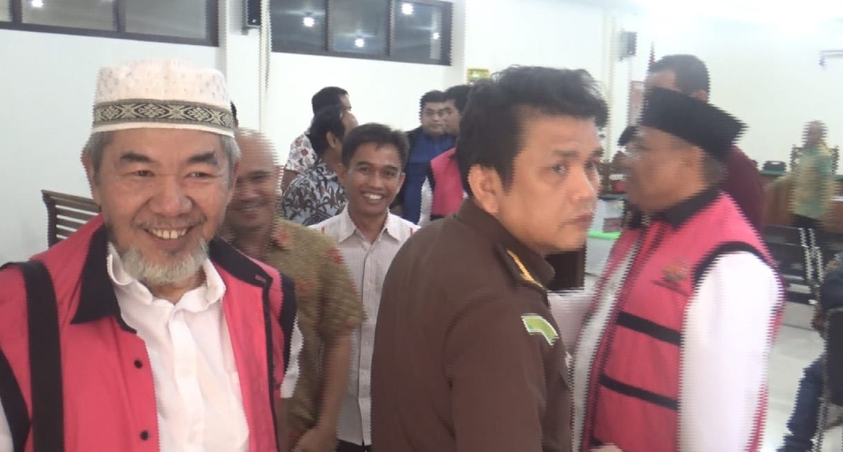 Mantan Bupati dan Sekda Dituntut JPU 4 Tahun Penjara, Ketua DPRD dan Kepala BPN Dituntut Ringan