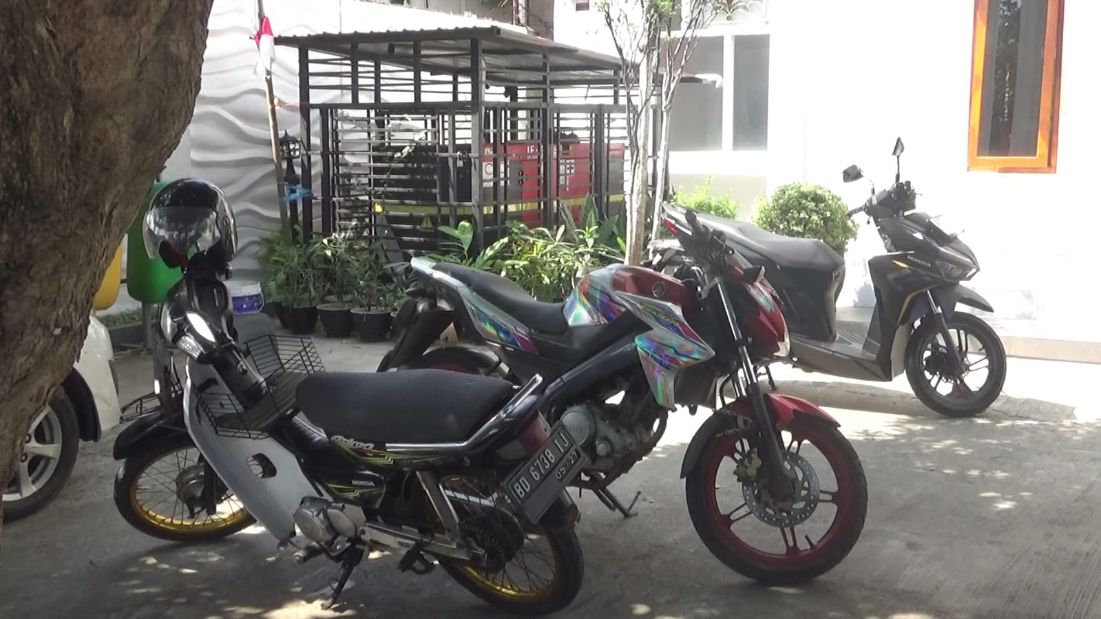 Terekam CCTV, 2 Pelaku Curanmor Embat Yamaha Nmax di Parkiran Hotel