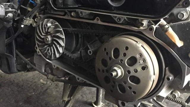 Jangan Dibiarkan, Ini Ciri-ciri V-Belt Motor Harus Diganti