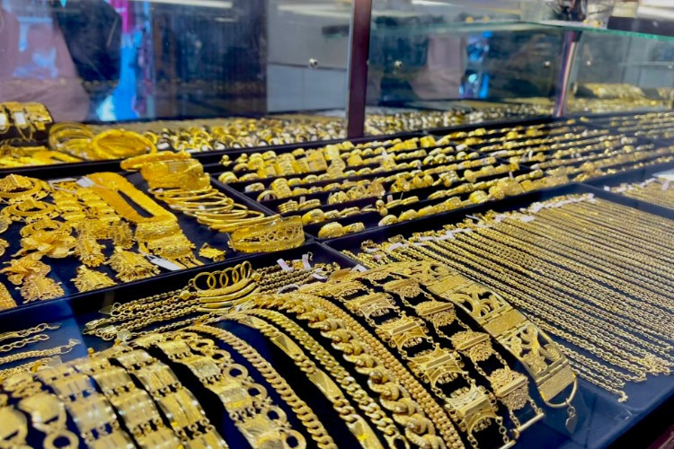 Pura-pura Membeli, Rupanya Pelaku Ini Tukar Emas Asli dengan Emas Palsu