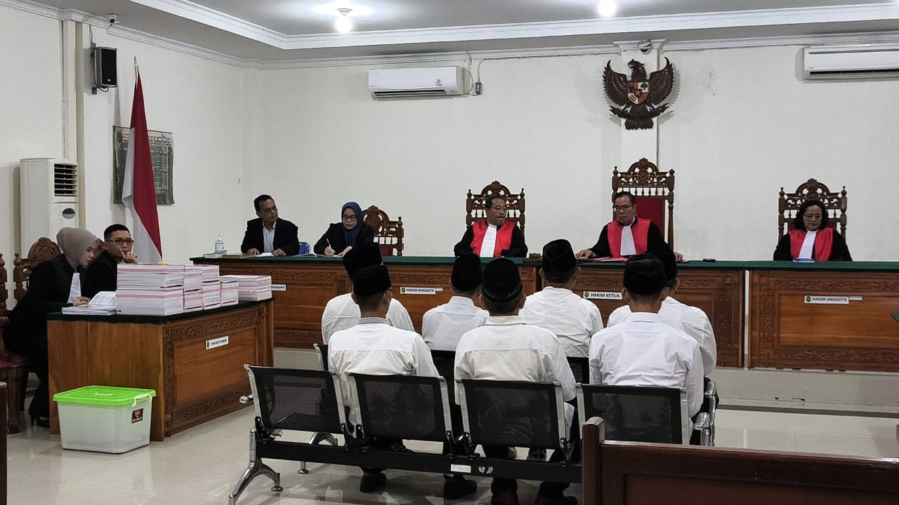 7 Terdakwa Kasus Pasar Inpres Kaur Sidang Perdana, Modus Korupsinya Begini