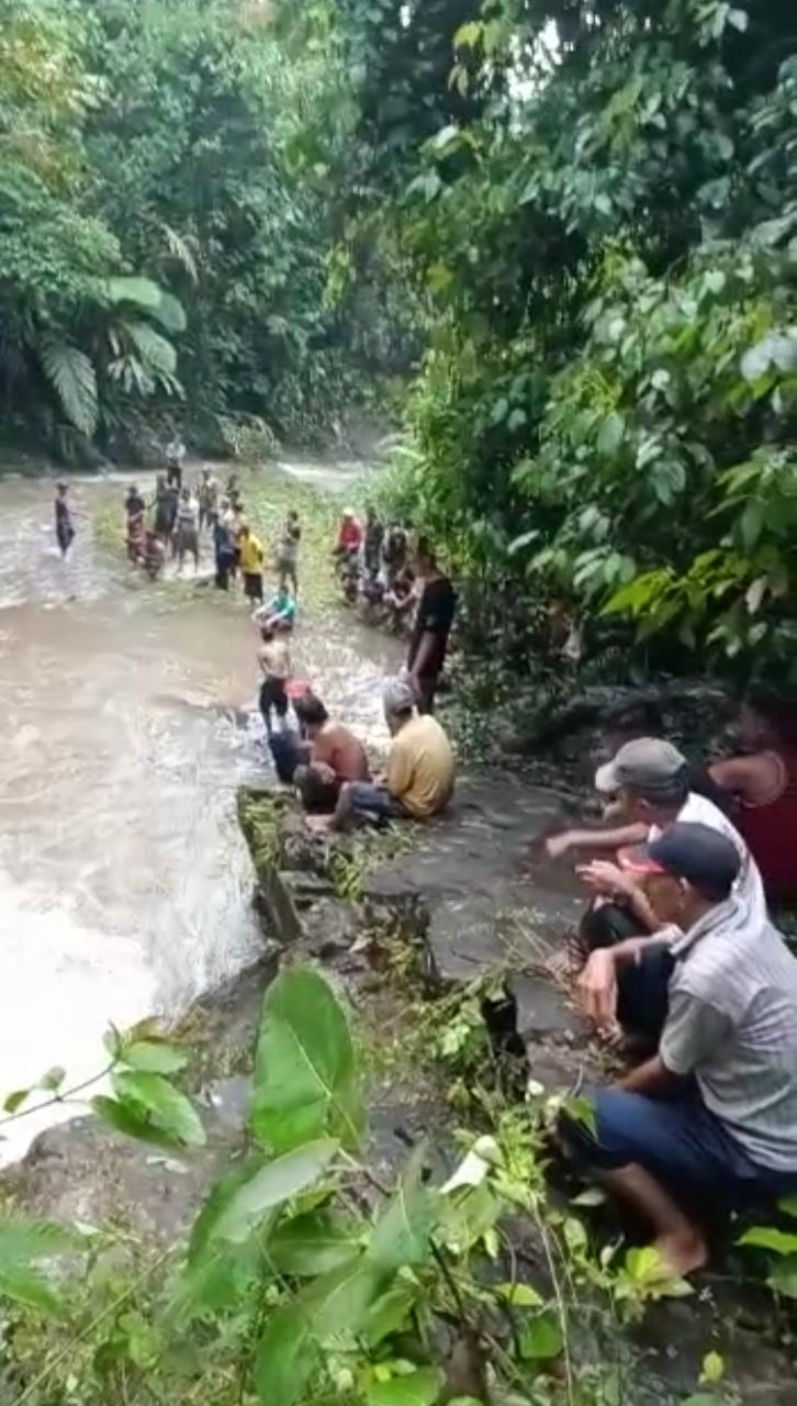 Siswa SMP Bengkulu Tengah Hanyut di Sungai Penembang