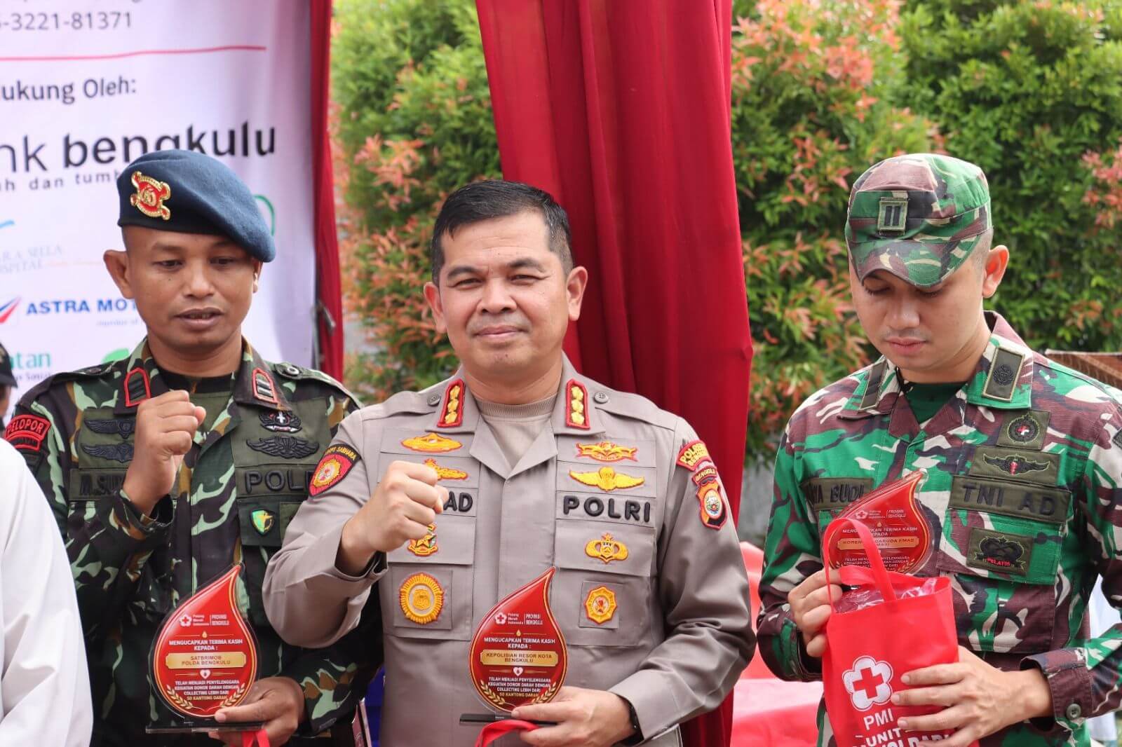 Kapolresta Bengkulu Terima Penghargaan Saat Peringatan Hari Donor Darah Sedunia 2026