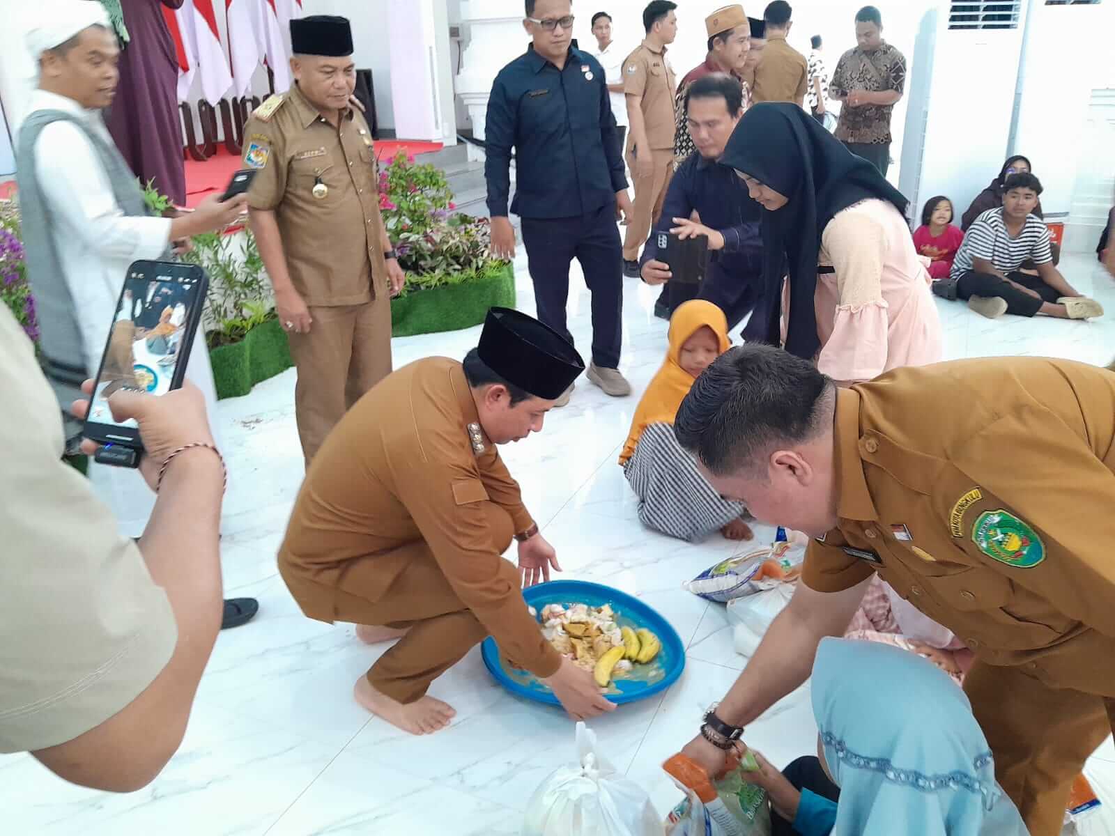 Wali Kota Bengkulu Dedy Wahyudi Melantai Bersama 1.309 Anak Yatim Piatu dan Nyetir Odong-Odong
