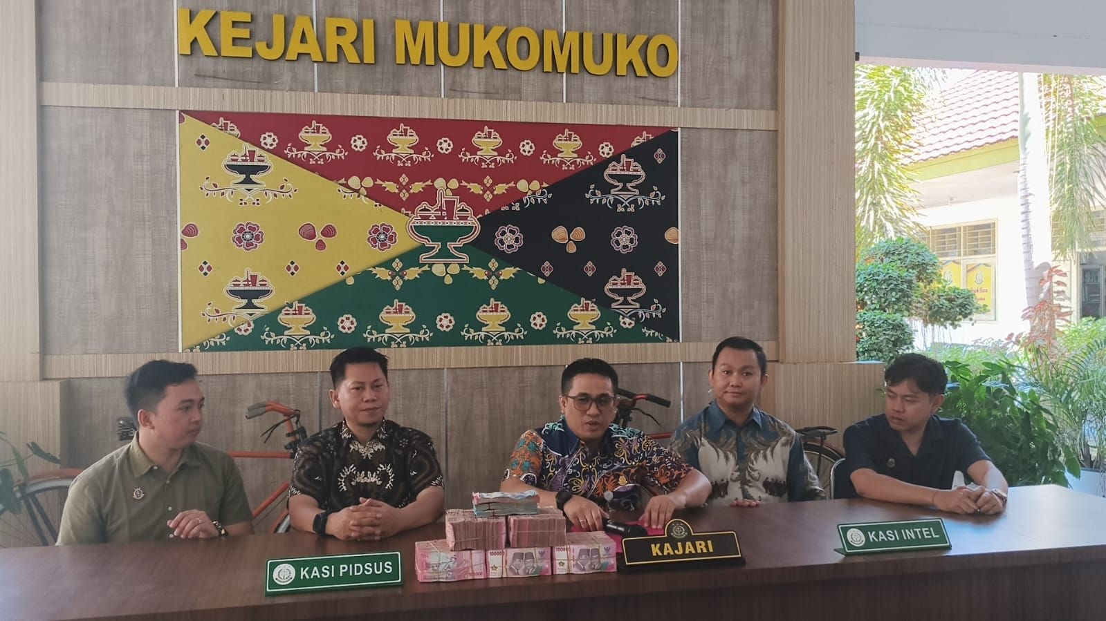 Tiga Tersangka Dugaan Korupsi Pamsimas Proyek BPPW Dilimpahkan ke Pengadilan Bengkulu