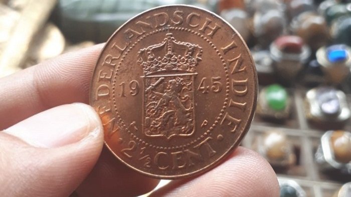 Kepala Sekolah Temukan Harta Karun di Halaman Sekolah, Nilainya Miliaran Rupiah