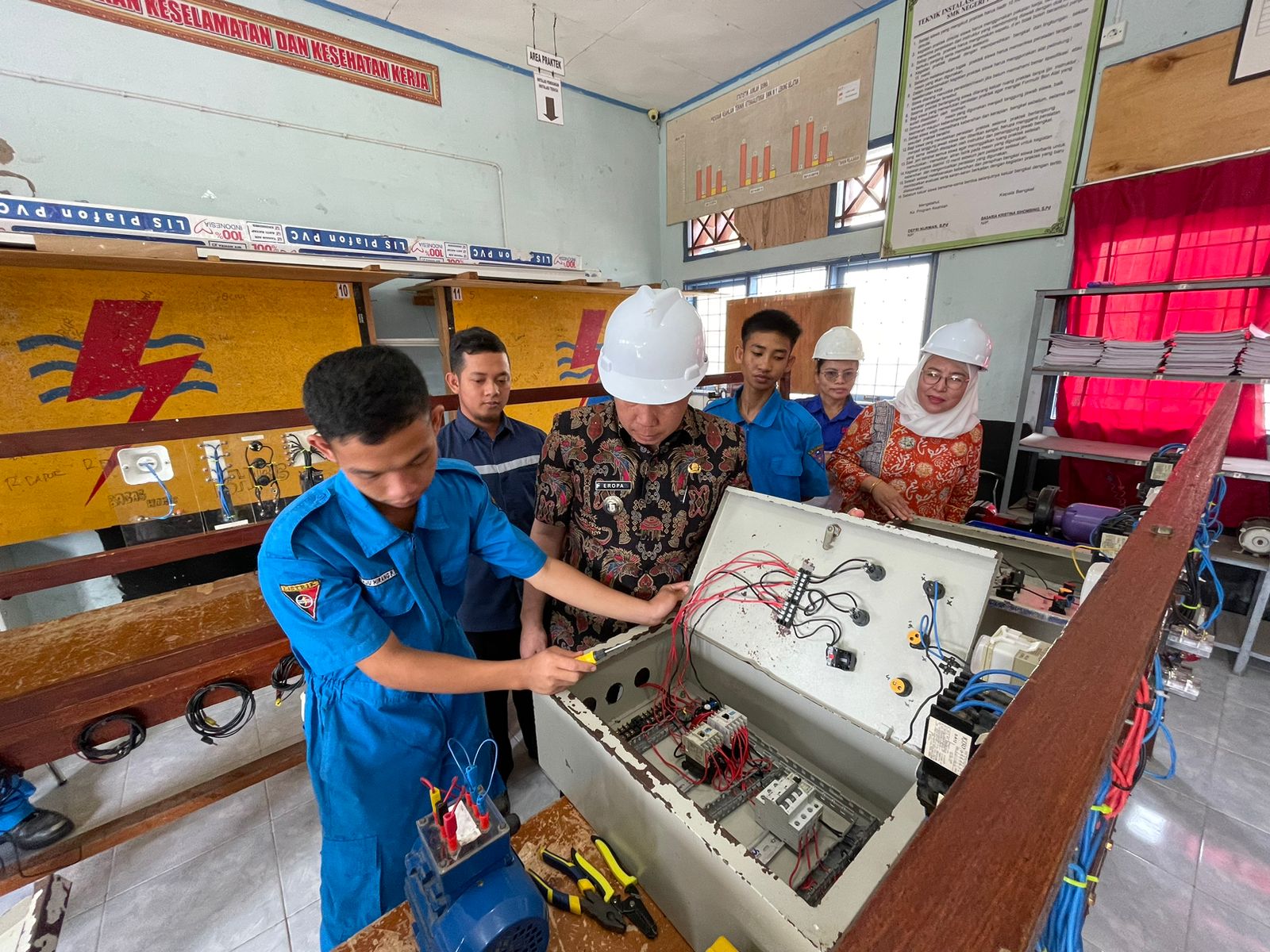 Jurusan Teknik Bisnis Sepeda Motor SMKN 3 Lebong Siap Bersaing dalam Gebyar SMK