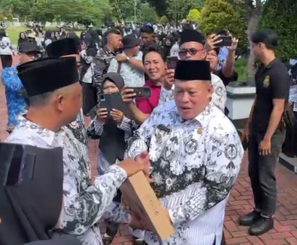 Pemkab Mukomuko Mulai Didistribusikan Laptop untuk Guru SD dan SMP