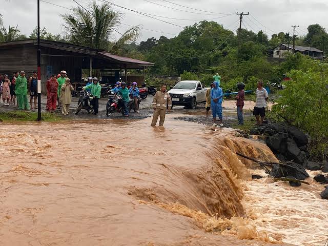 Jalan di Lagan Bungin Kembali Banjir, Warga Harap Waspada