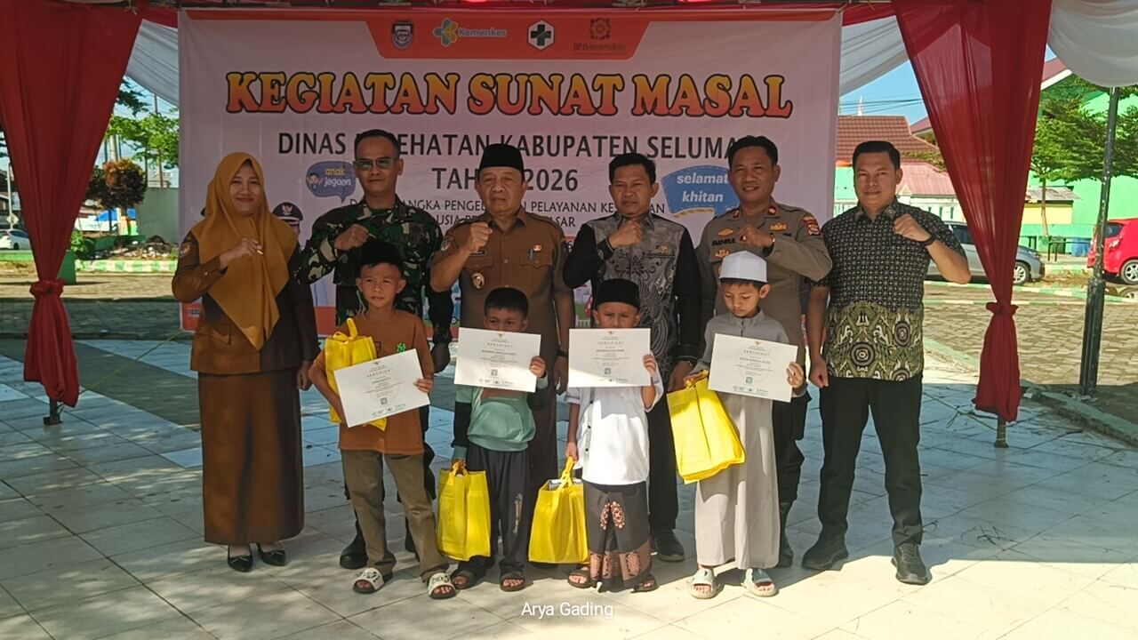  Dinkes Seluma Adakan Sunatan Massal di Momen Libur Sekolah