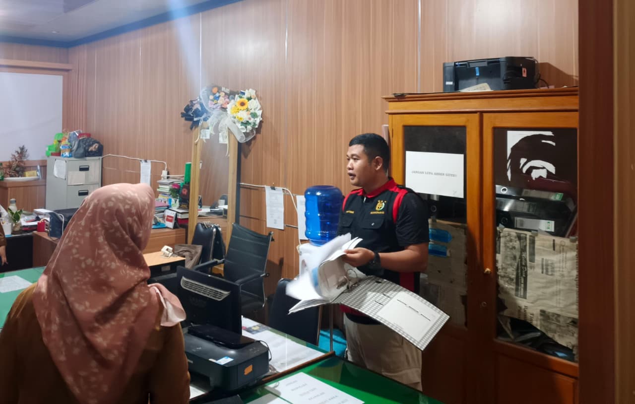 Kejari Bengkulu Utara Geledah Sekretariat DPRD
