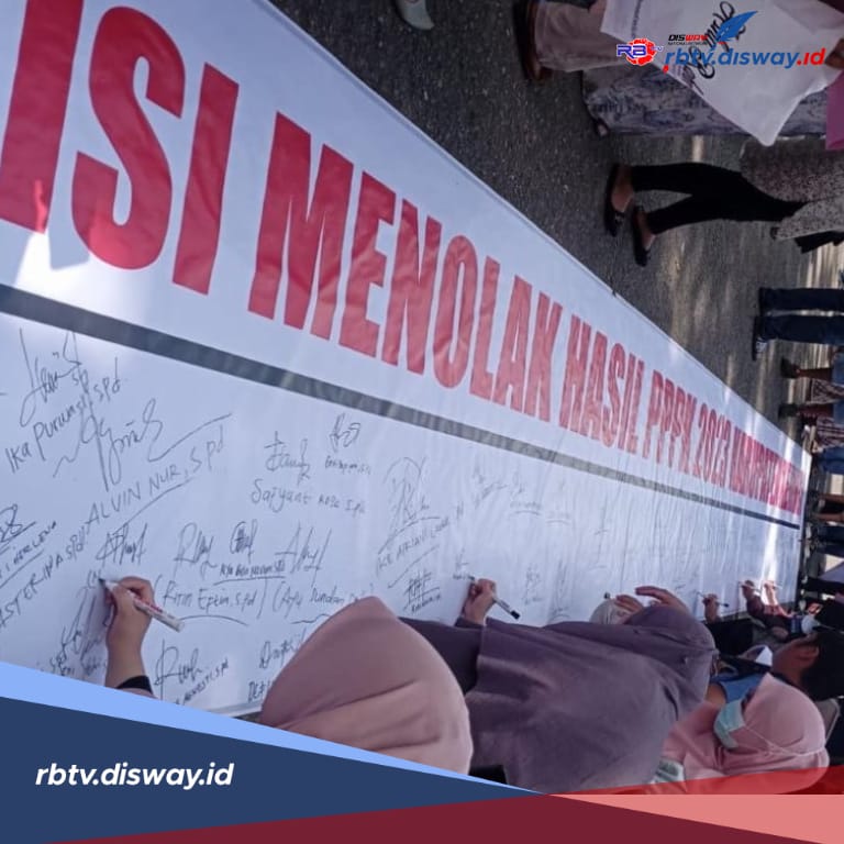 Heboh, Media Massa Diserbu Aksi Penolakan Hasil Seleksi Akhir PPPK 2023