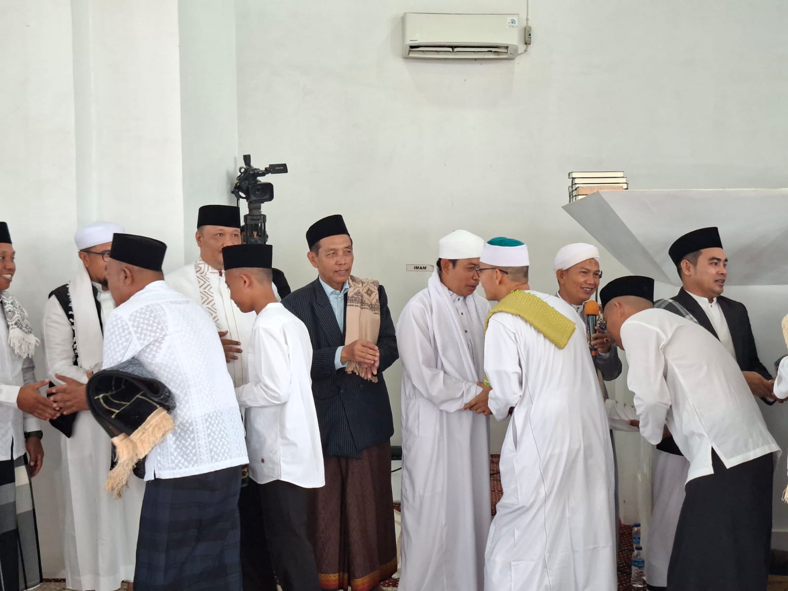 Walikota Bengkulu dan Forkompinda Kota Shalat Idul Fitri di Masjid Merah Putih
