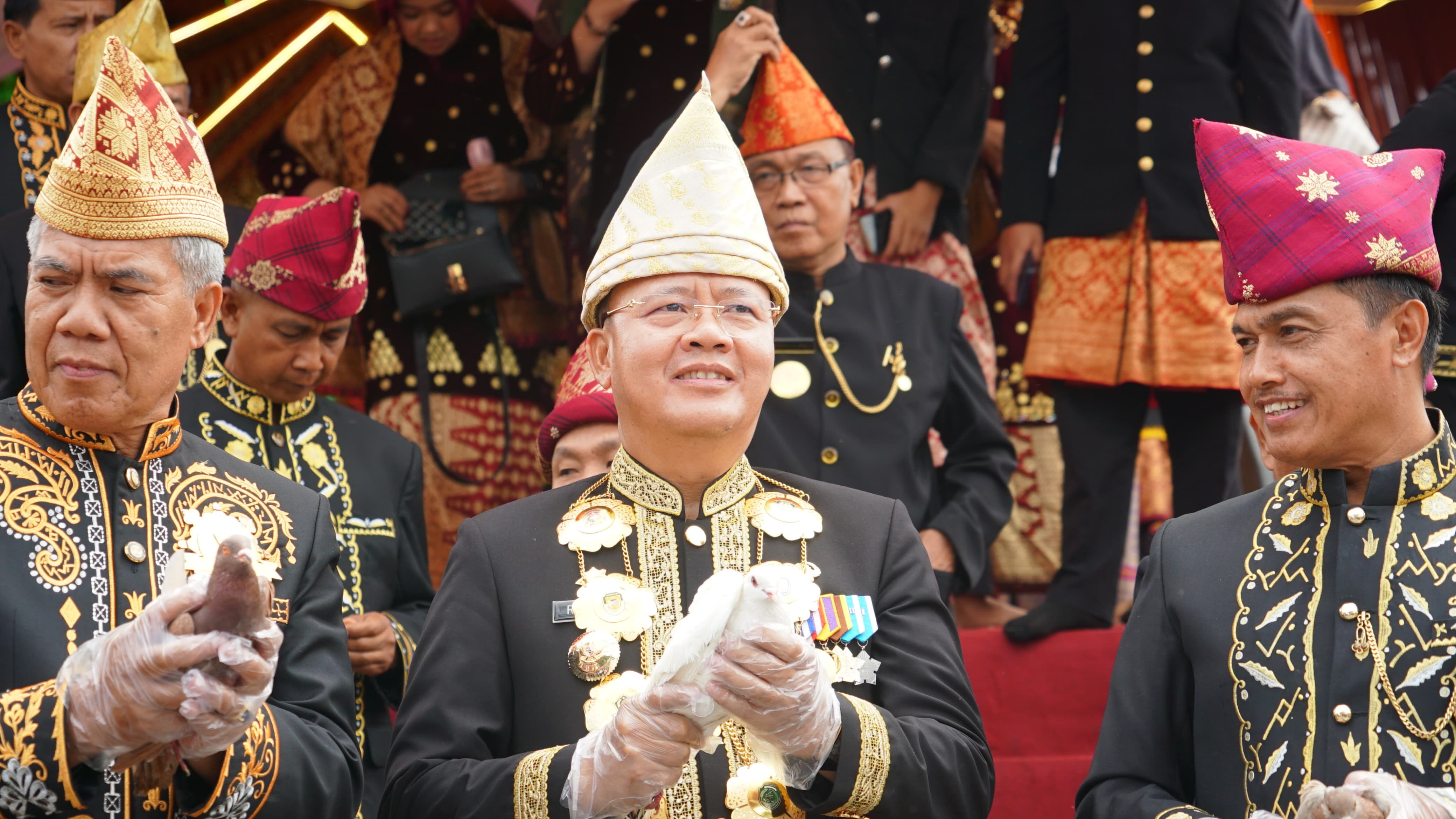 Festival Budaya Daerah di HUT ke-144 Kota Curup Rejang Lebong , Gubernur Rohidin Doakan Makin Sejahtera