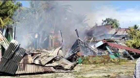 Rumah Mantan Kepala Desa di Bengkulu Tengah Terbakar