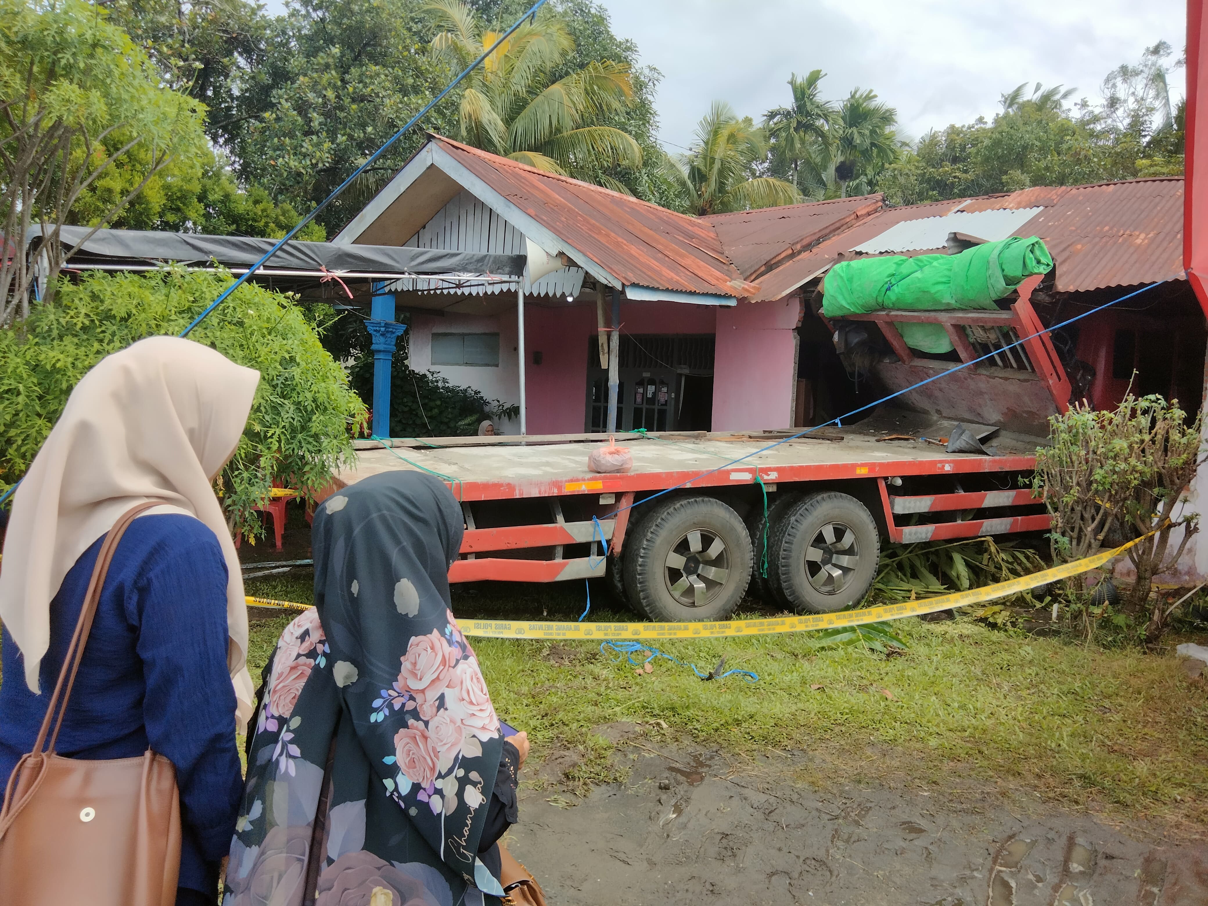 Begini Kronologis Laka Maut Truk Tabrak Pemotor dan Rumah, IRT Hamil 5 Bulan Meninggal Dunia